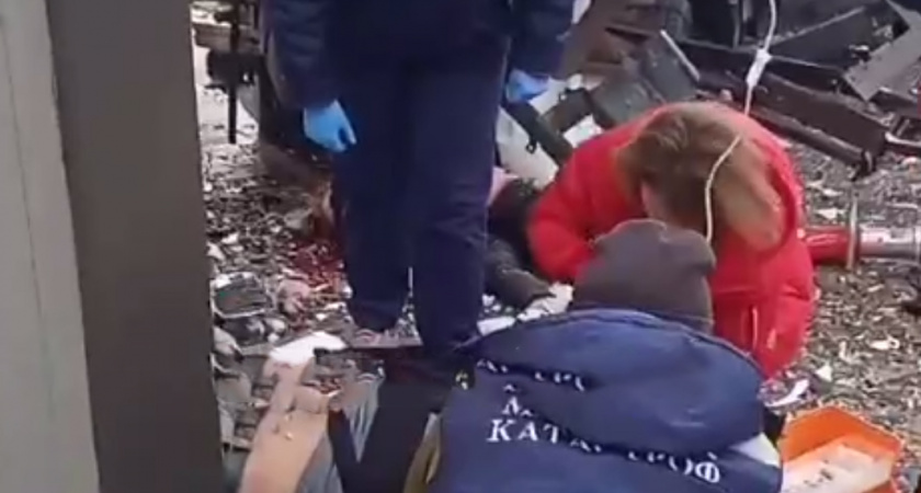 В Калининграде автомобиль «БМВ» снес остановку, есть погибшие (ВИДЕО)