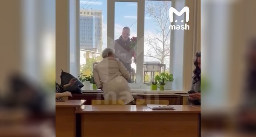 День учителя в России: на что пошел российский школьник ради того, чтобы поздравить педагогов