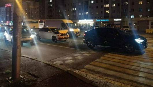 «Девушка-фантом» вызвала аварию на пешеходном переходе возле Дома Советов