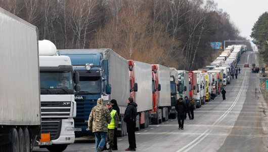 На российско-литовской границе очередь достигла 160 грузовиков