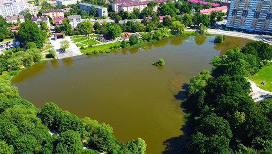 Впереди комфортное будущее: планируется закупка пляжных лежаков и скамеек для Летнего озера в Балтрайоне