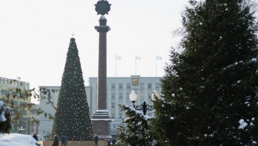 В центре Калининграда установили главный символ Нового года!