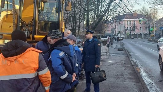 Прокуратура взялась за трубу. Устранение последствий прорыва трубопровода в Ленинградском районе Калининграда теперь контролирует прокурор 