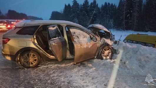 Утром в Удмуртии произошло столкновение школьного автобуса и автомобиля «Лада», есть пострадавшие дети