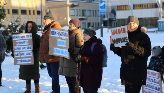 В Финляндии прошел митинг против закрытия границ с Россией