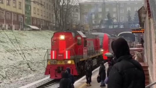 Маневровый локомотив прокатил жителей Калининграда (ВИДЕО)