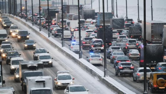 На внешней стороне 54-го километра МКАД столкнулись грузовики