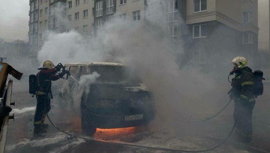 На одной из улиц Калининграда загорелся автомобиль. Что произошло? Подробности