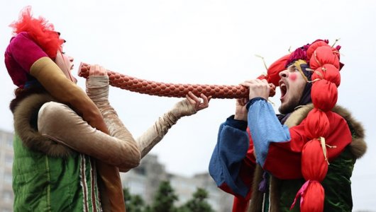 Колбасный монстр стал символом фестиваля в Калининграде