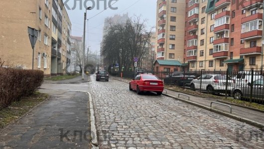 На одной из Калининградских улиц знаки дорожного движения запутали автомобилистов 