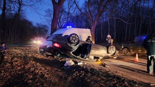 После сильного удара машина перевернулась. Подробности ДТП в Балтийске