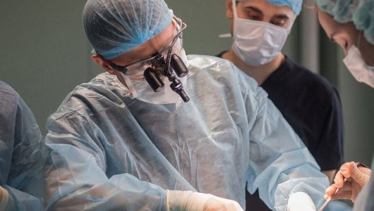 Все мировое сообщество медиков в удивлении. Хирург из России провел уникальную операцию по спасению лица маленького ребенка, которого покусала собака 