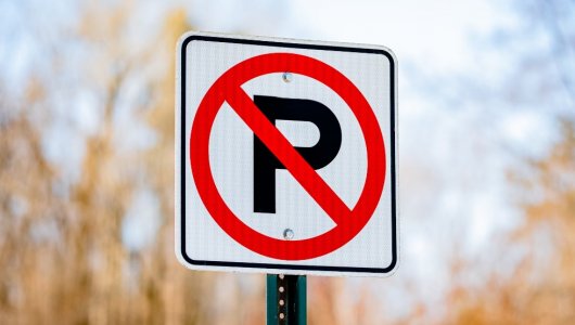 В администрации Калининграда сообщили, на какой улице нельзя будет парковаться уже с 1 мая