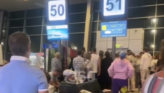 Скоро пойдут вторые сутки. Из-за чего Российские туристы не могут вылететь из Египта в Москву (ВИДЕО) 