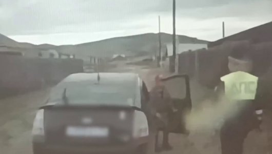 Юный Шумахер за рулем: кого увидели сотрудники ГИБДД в Бурятии, когда остановили подозрительный автомобиль (ВИДЕО)