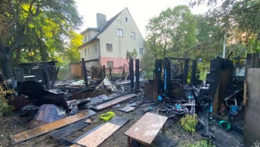 «Пламя ликвидировали 14 огнеборцев» Как храбрые пожарные в Калининграде всеми силами сегодня утром защищали жилой дом от огня