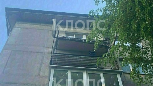 Жуткое происшествие в Калининградской области: двое мужчин свалились прямо с балкона в жилом доме. Причины и последствия