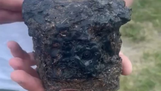 Что за необычный камень был найден в пляжной раздевалке Подмосковья (ВИДЕО) 