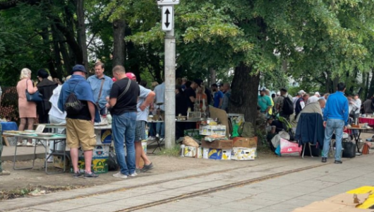 Туристическая жемчужина под угрозой: будущее блошиного рынка в Калининграде