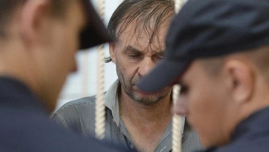 «Просидела в рабстве 14 лет». Жертва насилия пришла в суд, чтобы дать показания и впервые показалась на публике (ВИДЕО) 