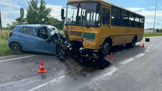 Школьный автобус попал в ДТП под Зеленоградском: есть пострадавшие, среди них дети 