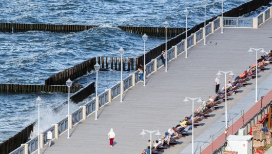 Жара заставляет уезжать поближе к морю. Краткий обзор ситуации на пляжах и дорогах в Калининградской области