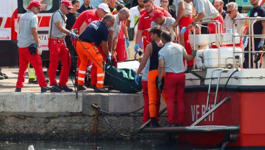 Яхта с пассажирами на борту затонула у берегов Сицилии 