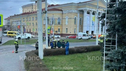 Ужас на тротуаре: внедорожник спровоцировал аварию в центре Калининграда