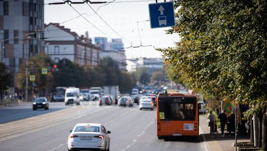 На Ленинском проспекте исчезла выделенная полоса для автобусов: стало ли лучше?