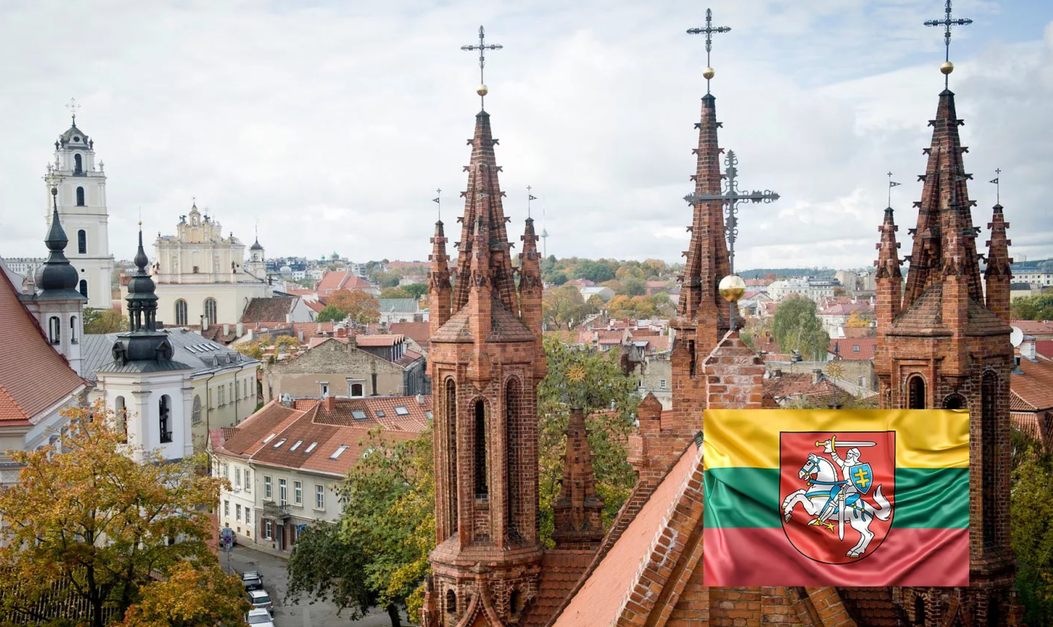 Какая столица у литвы. Литва столица Вильнюс. Вильнюс костел св Анны. Литва Вильнюс костел старый город. Костел Святой Анны Рига.