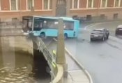 Ужасная трагедия в Питере: автобус улетел с моста прямо в реку. Подробности, причины и последствия страшного ДТП (ВИДЕО)