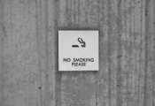 Стало известно, есть ли вероятность того, что ужесточат наказание за курение в общественных местах