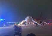 Что произошло с самолетом индийских авиалиний прямо во время взлета (ВИДЕО) 