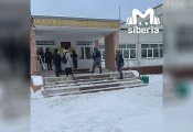 Дети забаррикадировались в классах: из-за чего прямо сейчас в новосибирской школе работают силовики