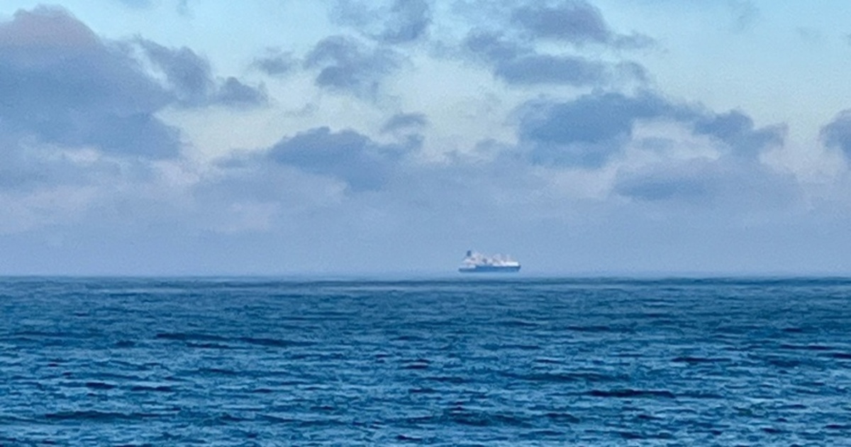 Над Балтийским морем у Калининграда появились «летающие корабли»: удивительное природное явление