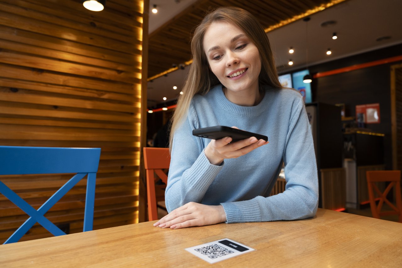 Опасность оплаты по QR-коду, почему опасно платить по QR-коду, мошенничество, чем опасны коды, когда нельзя сканировать код