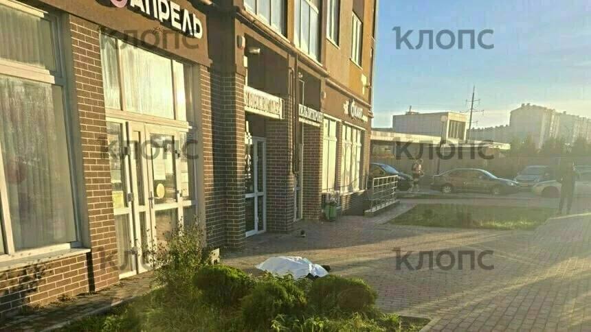 Невыносимое горе: в Калининграде из окна восьмого этажа выпал пенсионер