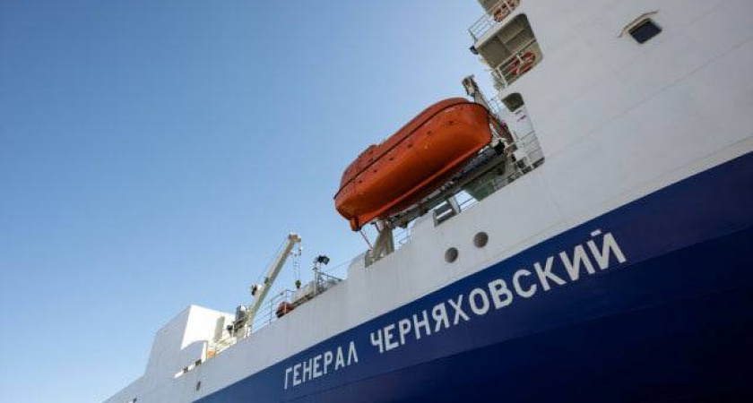 Новый паром «Генерал Черняховский» начинает поставку цемента в Калининградскую область 