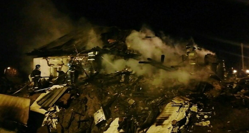 Семья не пострадала. Жильцов дома, на который упал военный самолёт в Иркутске, не оказалось дома.