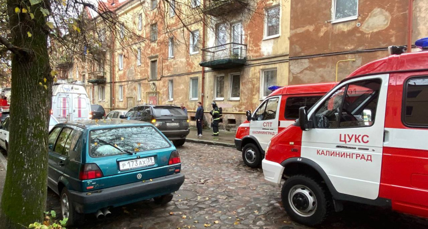 Пожарные ликвидировали возгорание в Калиниграде на улице Березовая