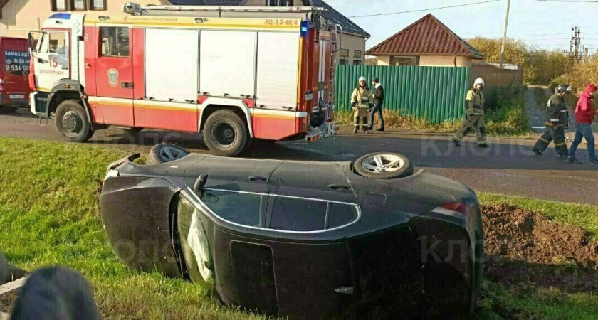 В Зеленоградске BMW перевернулась и оказалась в кювете 