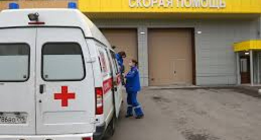 В Калининграде из окна автомобиля выпал пьяный пассажир