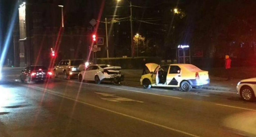 В Калининграде автомобилист создал аварию из трех машин 