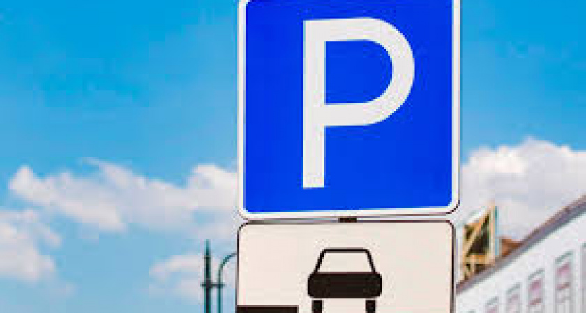 Елена Дятлова анонсировала появление парковок в спальных районах