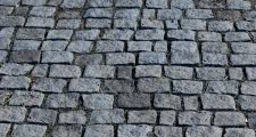 Администрация Калининграда решила заменить брусчатку на асфальт на некоторых перекрестках города 