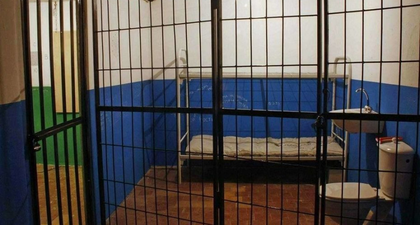 В СИЗО мужчина задушил сокамерника простыней 