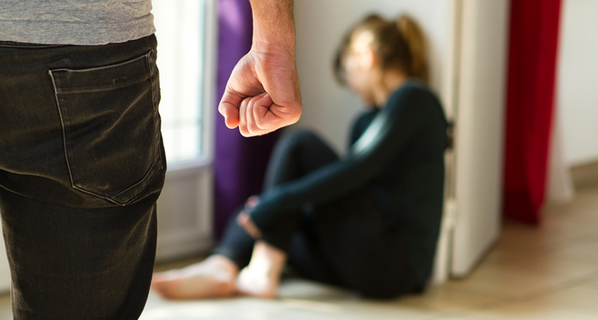 В Правдинском районе отчим истязает 11-летнего сына своей сожительницы 