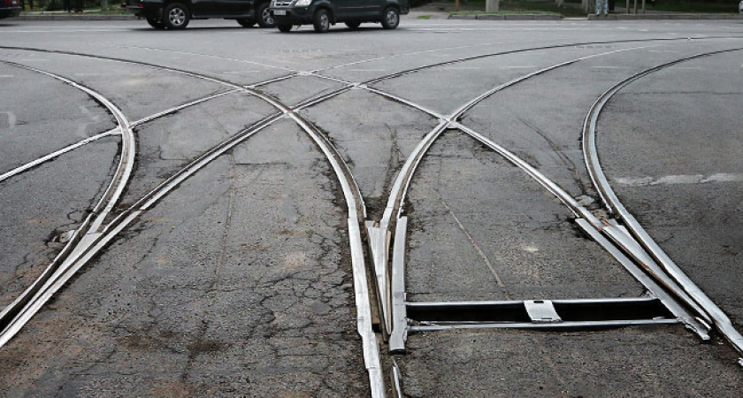 Трамвайные пути на Ленинском проспекте перенесут ближе к краю дороги