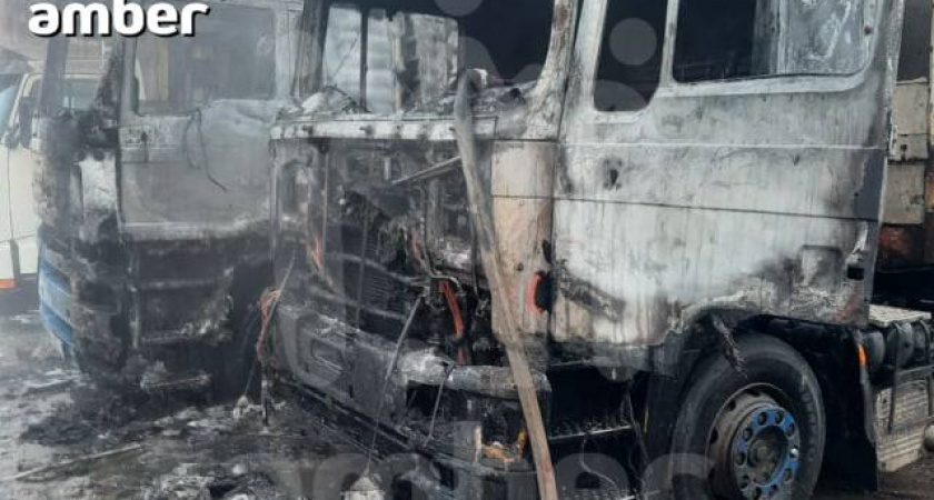 На парковке под Калининградом сгорело три фуры