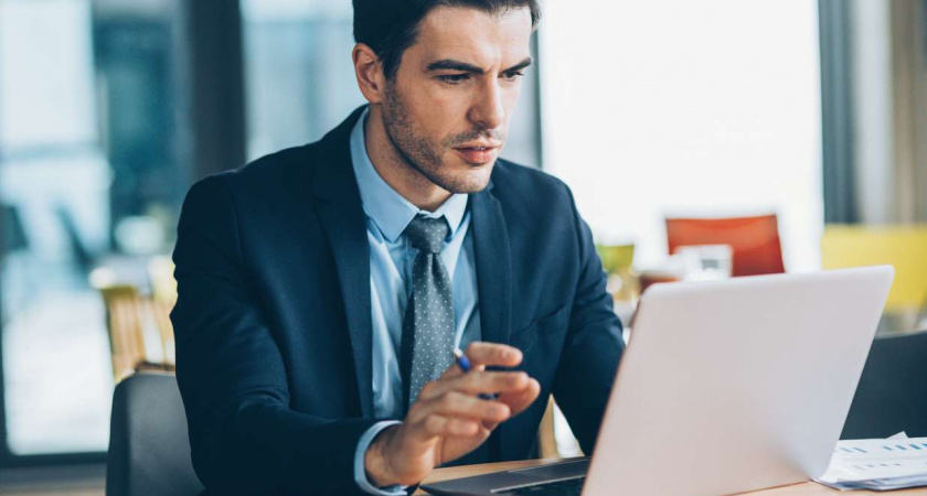 Калининградский предприниматель не оплатил штраф в 10,5 млн рублей и лишился участка, а также автомобиля 